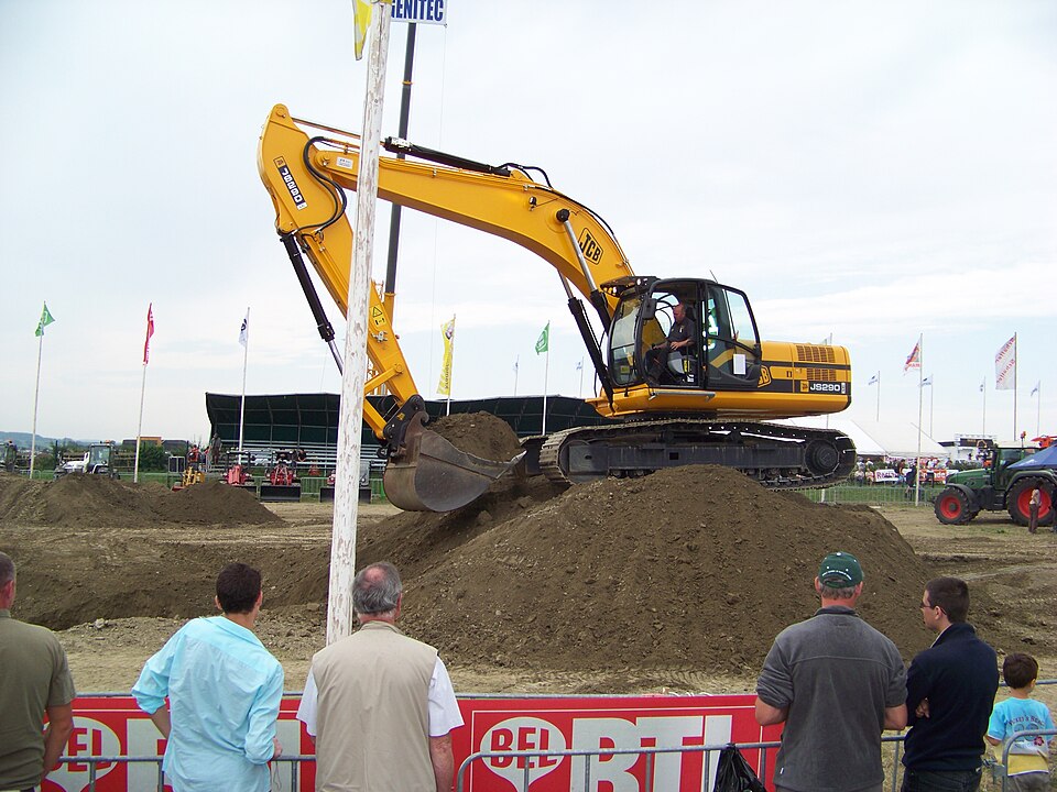 JCB JS140