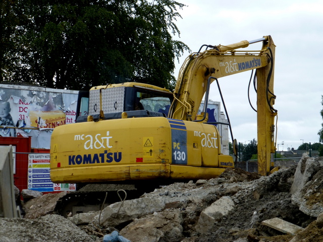 Komatsu PC130